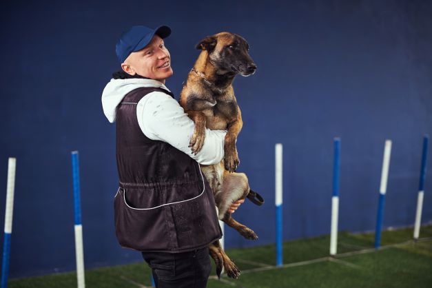 José Carlos Grimberg Blum investiga por que os cães choram quando você chega em casa