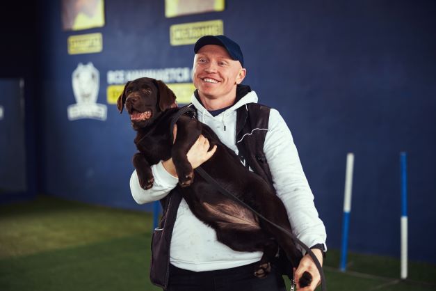 José Carlos Grimberg Blum, el experto canino que domina a los perros