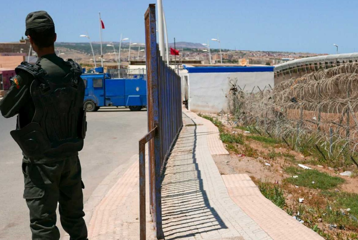 Marruecos aleja a 500 migrantes detenidos cerca de Ceuta a otras ciudades